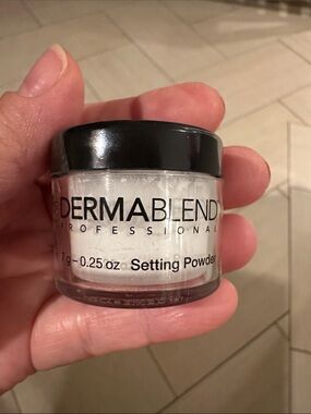 🆕 Dermablend Loose Setting Powder in Translucent White - travel size